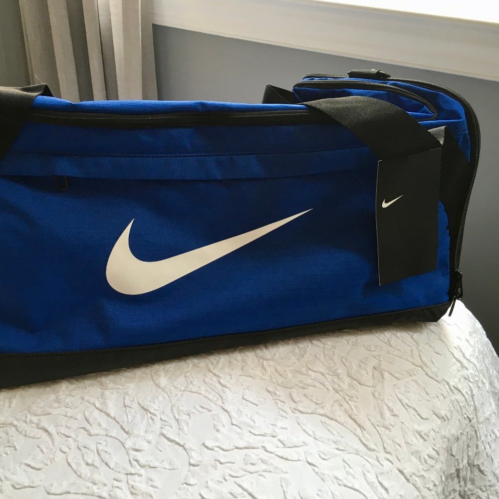 NWT Nike Black/Blue Medium Gym Bag/Sports Duffel